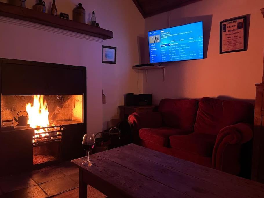 John The Mills Cottage Spahot Tub Private Beach ドネゴール エクステリア 写真