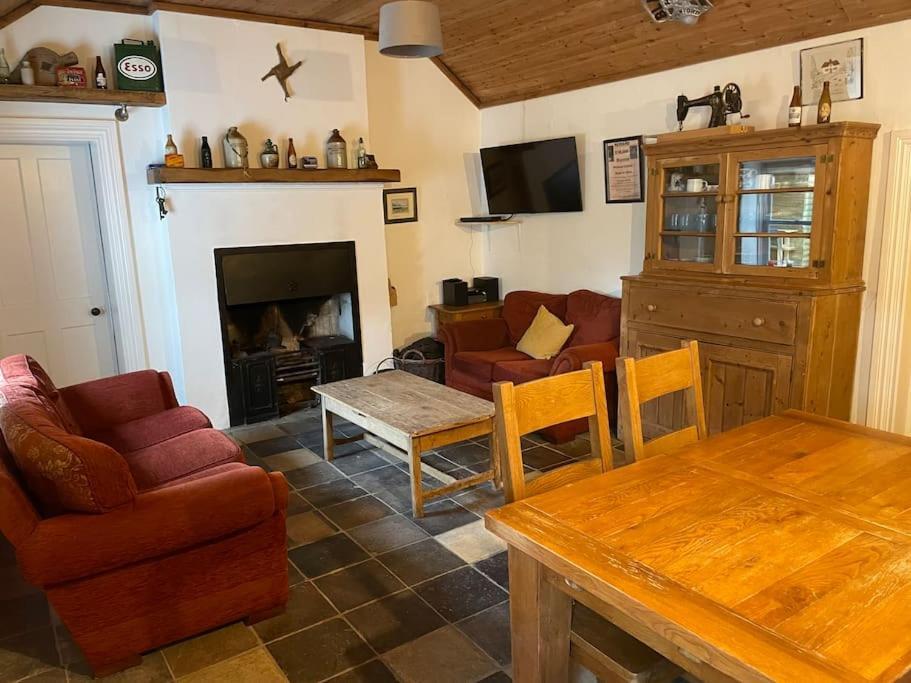John The Mills Cottage Spahot Tub Private Beach ドネゴール エクステリア 写真