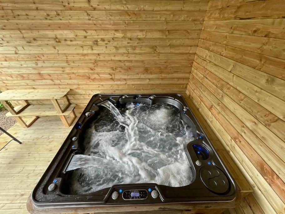 John The Mills Cottage Spahot Tub Private Beach ドネゴール エクステリア 写真