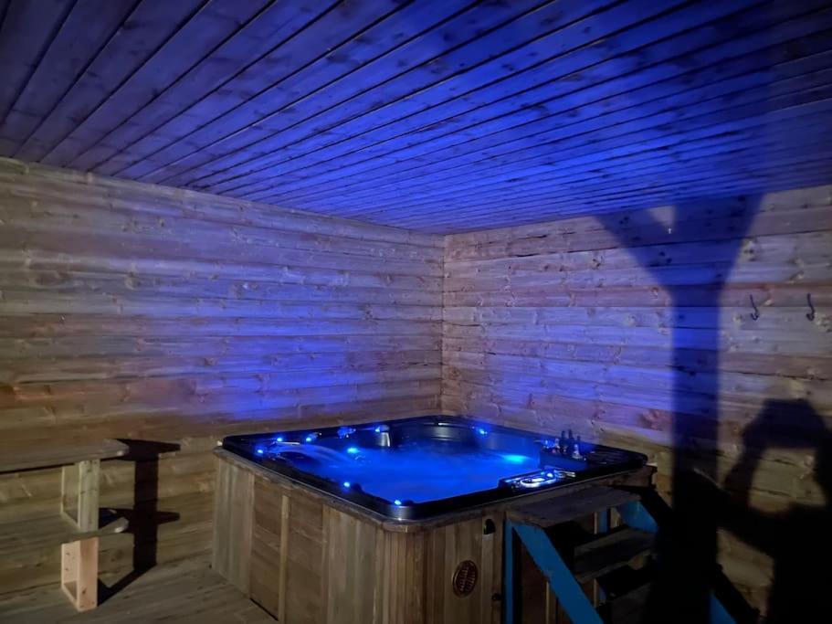 John The Mills Cottage Spahot Tub Private Beach ドネゴール エクステリア 写真