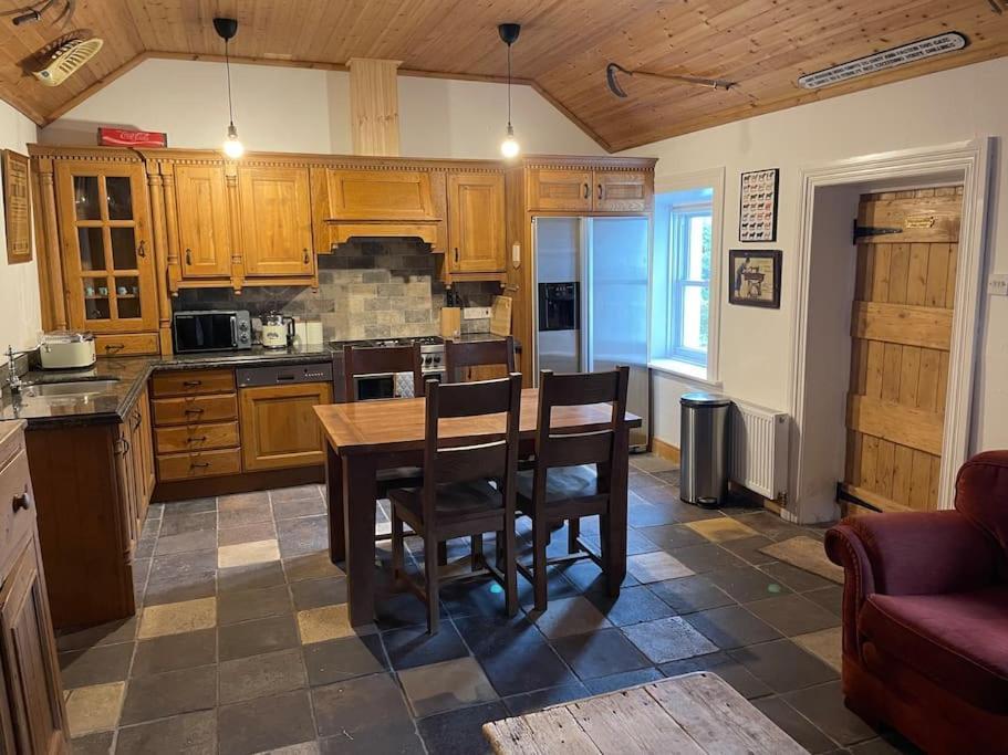 John The Mills Cottage Spahot Tub Private Beach ドネゴール エクステリア 写真